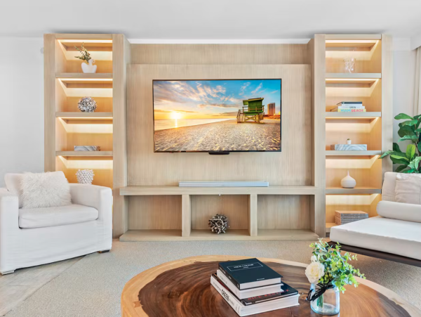 Miami Beach Oceanfront Vacation Rental - Direct Beach Access & Resort Amenities